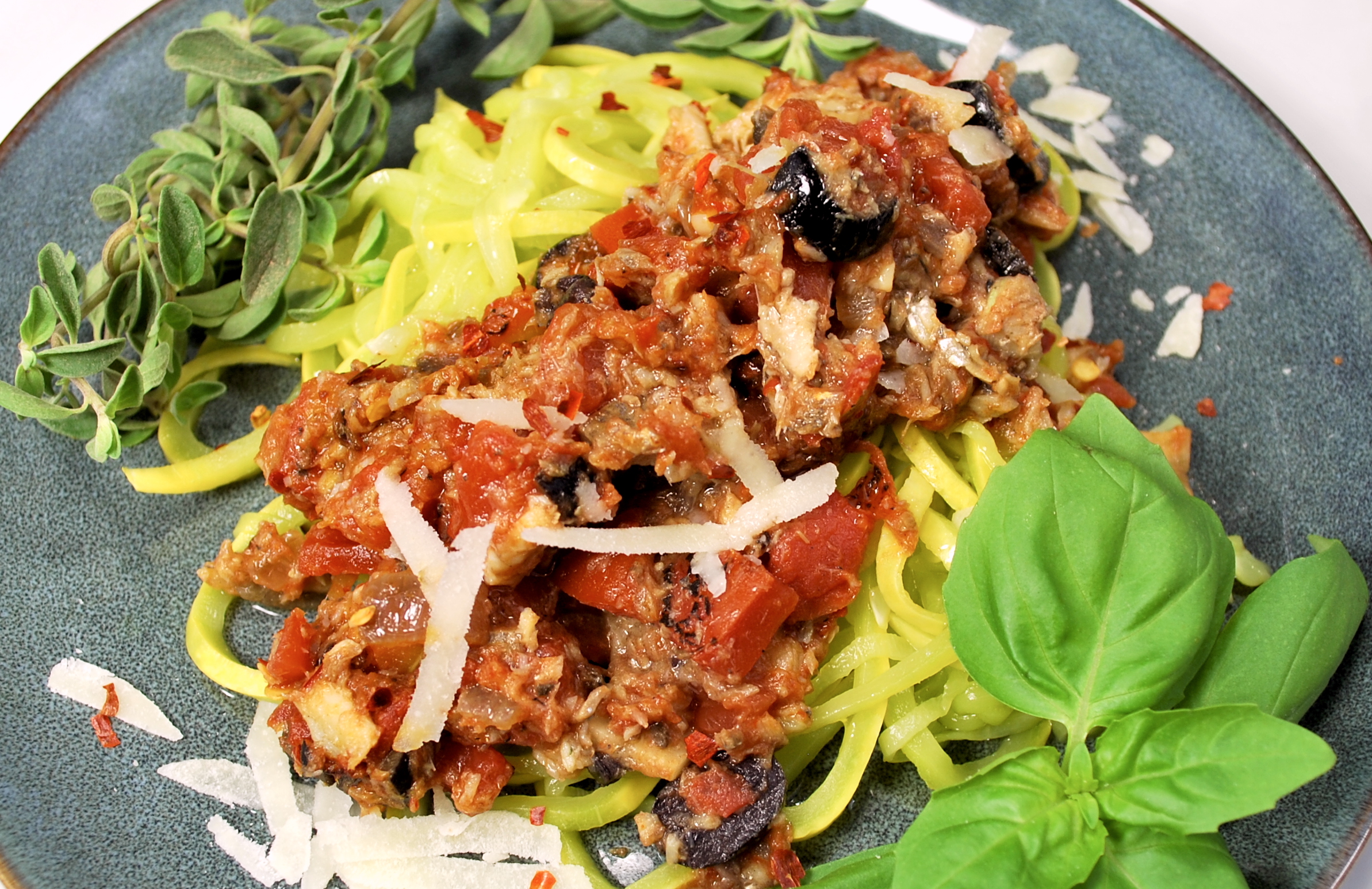 spiralizing recipes - pasta puttanesca
